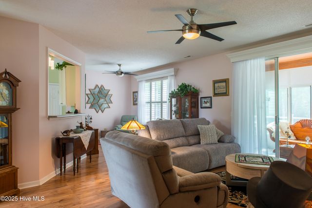6317 Sentry Oaks Drive, Wilmington, NC 28409