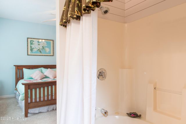6317 Sentry Oaks Drive, Wilmington, NC 28409