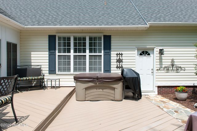 6317 Sentry Oaks Drive, Wilmington, NC 28409