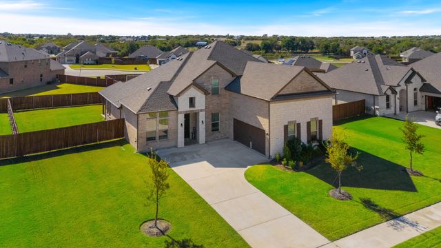 814 Hat Creek Drive, Midlothian, TX 76065