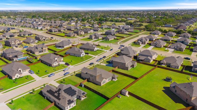 814 Hat Creek Drive, Midlothian, TX 76065