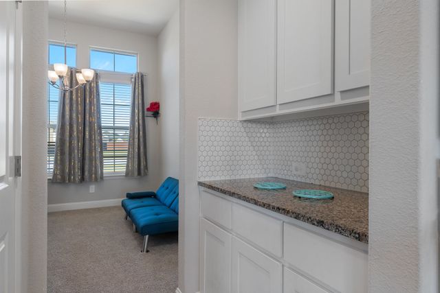 814 Hat Creek Drive, Midlothian, TX 76065