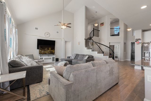 814 Hat Creek Drive, Midlothian, TX 76065