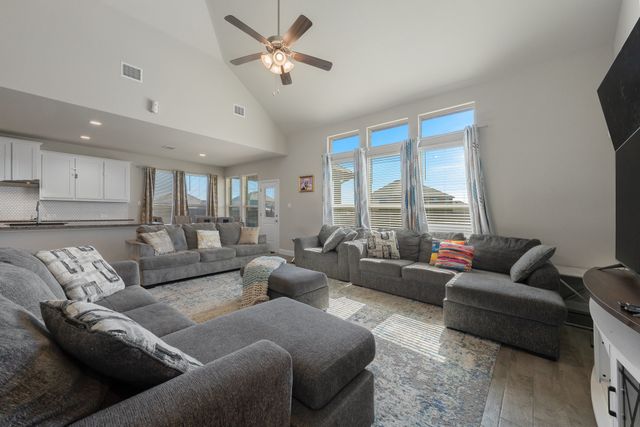 814 Hat Creek Drive, Midlothian, TX 76065