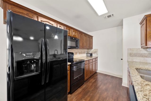 1209 Southview Drive, Waxahachie, TX 75165