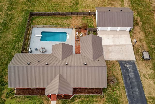 597 Game Ridge Rd, Smithville, TN 37166