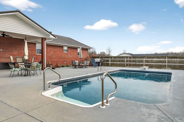 597 Game Ridge Rd, Smithville, TN 37166