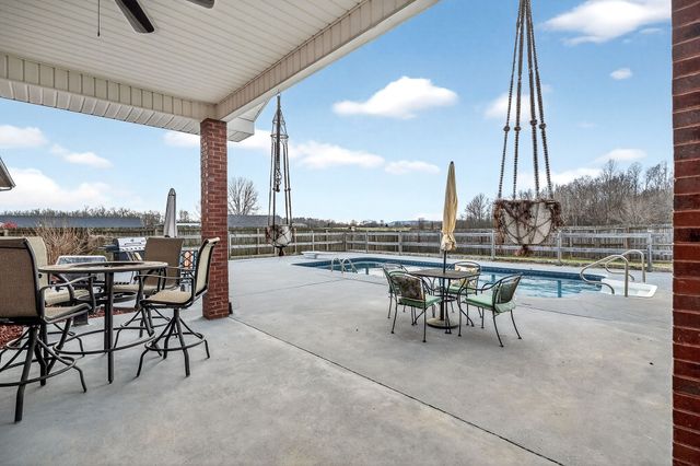 597 Game Ridge Rd, Smithville, TN 37166