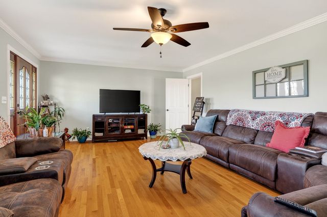 597 Game Ridge Rd, Smithville, TN 37166