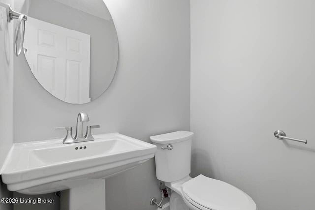 233 Monohan Dr, Louisville, KY 40207
