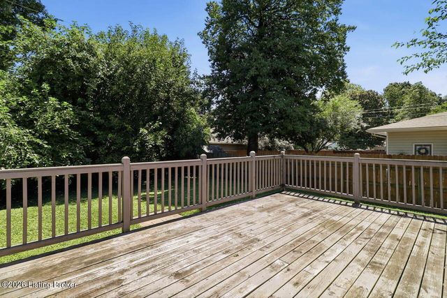 233 Monohan Dr, Louisville, KY 40207
