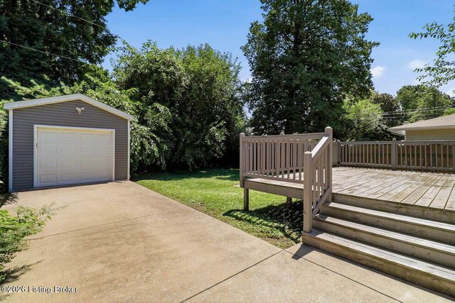 233 Monohan Dr, Louisville, KY 40207