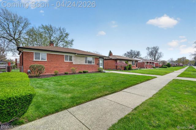 30428 Iroquois Drive, Warren, MI 48088