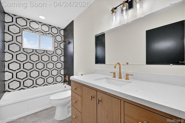 30428 Iroquois Drive, Warren, MI 48088