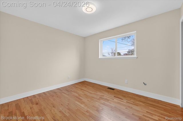 30428 Iroquois Drive, Warren, MI 48088