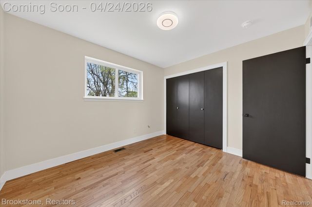 30428 Iroquois Drive, Warren, MI 48088