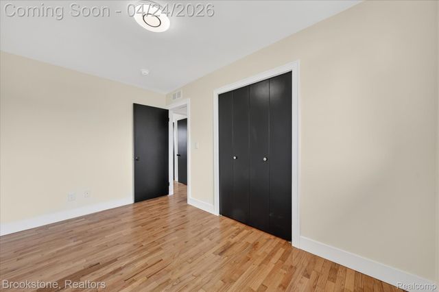 30428 Iroquois Drive, Warren, MI 48088