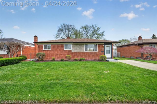 30428 Iroquois Drive, Warren, MI 48088