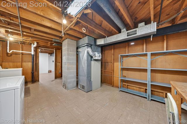 30428 Iroquois Drive, Warren, MI 48088