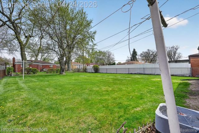 30428 Iroquois Drive, Warren, MI 48088