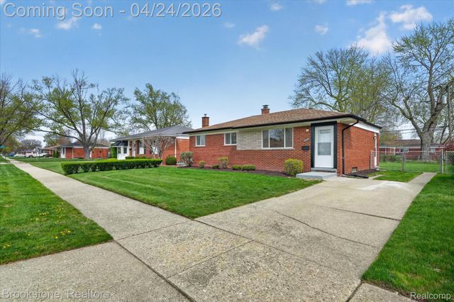 30428 Iroquois Drive, Warren, MI 48088