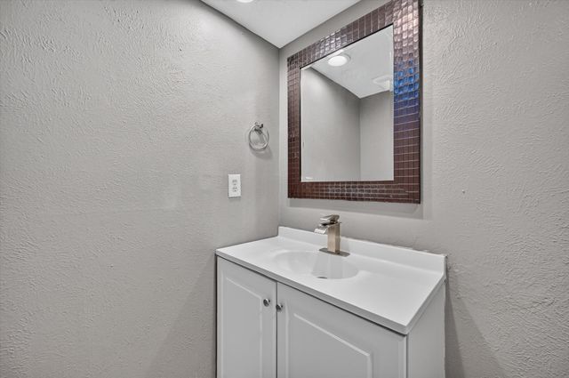 704 Levelland Drive, Arlington, TX 76017