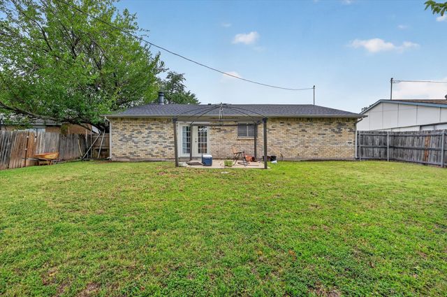704 Levelland Drive, Arlington, TX 76017