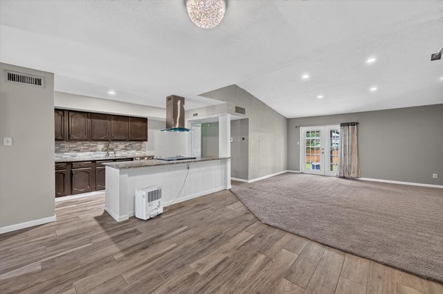 704 Levelland Drive, Arlington, TX 76017