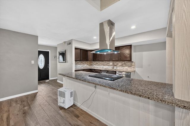 704 Levelland Drive, Arlington, TX 76017
