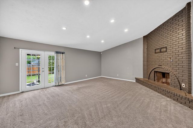 704 Levelland Drive, Arlington, TX 76017