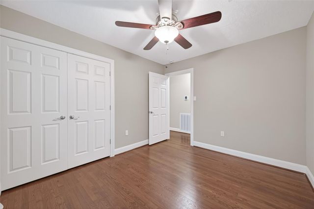 5323 Briarbend Drive, Houston, TX 77096