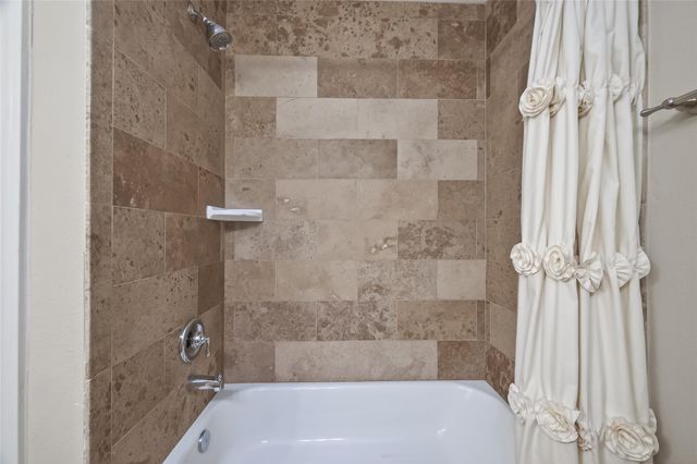 5323 Briarbend Drive, Houston, TX 77096