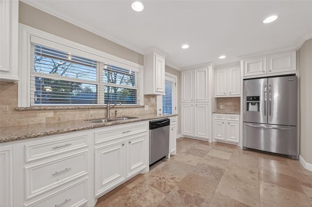 5323 Briarbend Drive, Houston, TX 77096