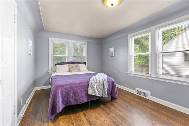 719 E Gregory Boulevard, Kansas City, MO 64131