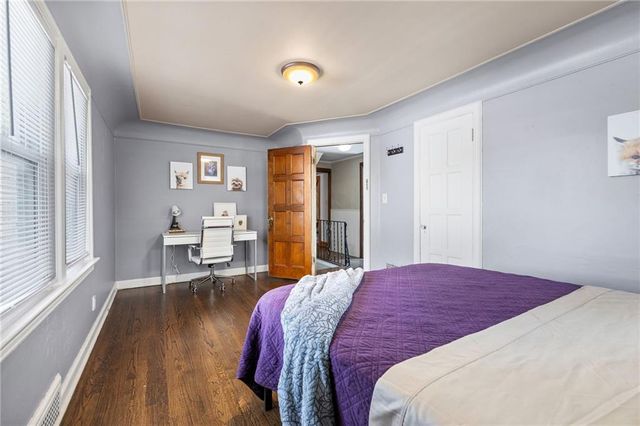 719 E Gregory Boulevard, Kansas City, MO 64131