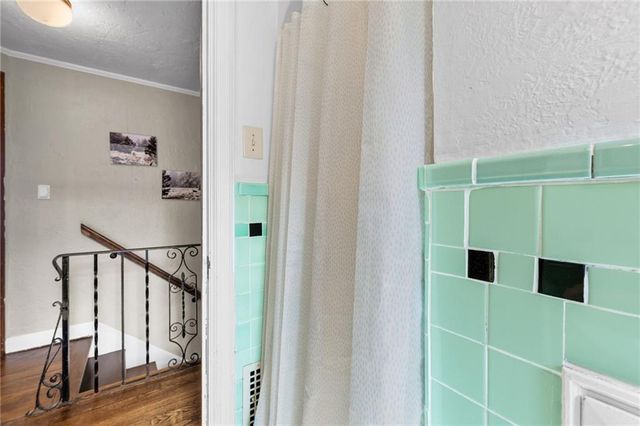 719 E Gregory Boulevard, Kansas City, MO 64131