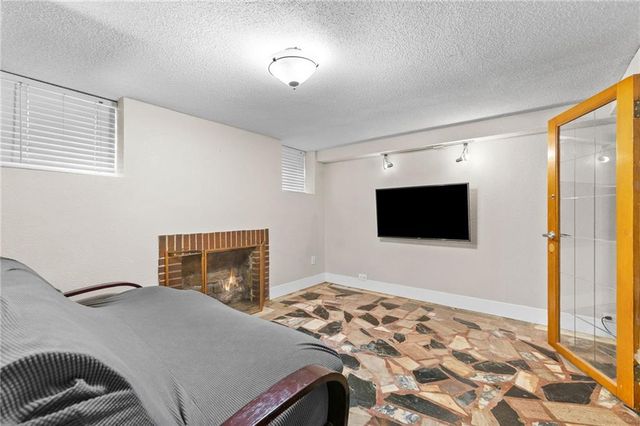 719 E Gregory Boulevard, Kansas City, MO 64131