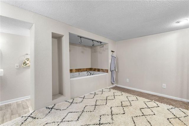 719 E Gregory Boulevard, Kansas City, MO 64131