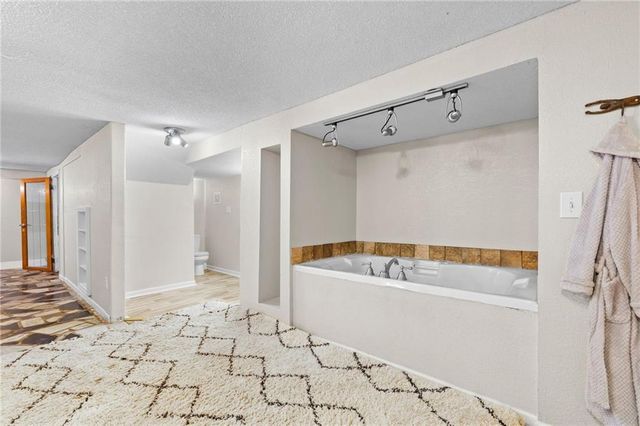 719 E Gregory Boulevard, Kansas City, MO 64131