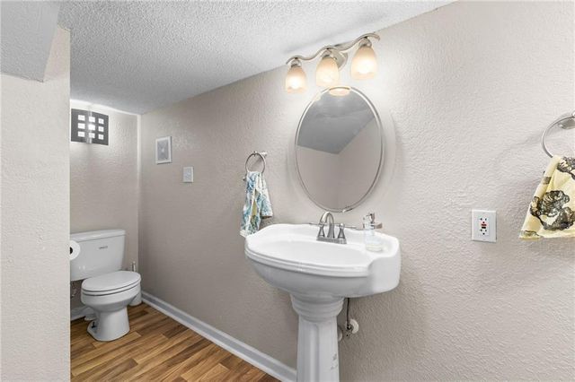 719 E Gregory Boulevard, Kansas City, MO 64131