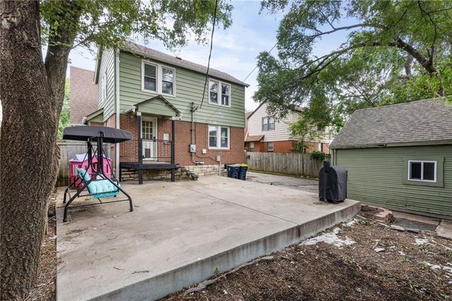 719 E Gregory Boulevard, Kansas City, MO 64131