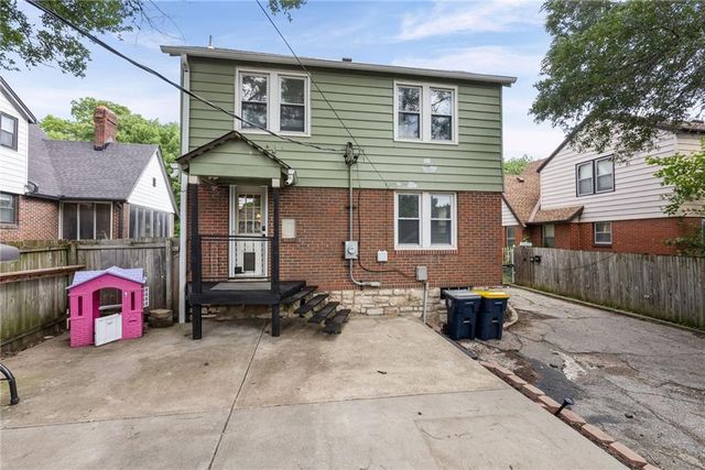 719 E Gregory Boulevard, Kansas City, MO 64131