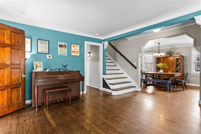 719 E Gregory Boulevard, Kansas City, MO 64131