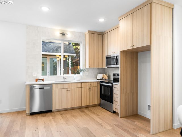 6449 Se 88th Ave, Portland, OR 97266