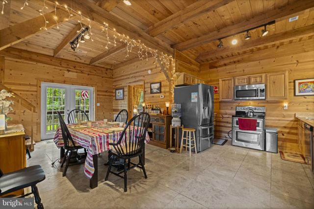 295 CREEKVIEW LN, Berkeley Springs, WV 25411