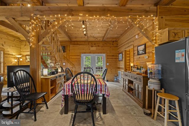 295 CREEKVIEW LN, Berkeley Springs, WV 25411