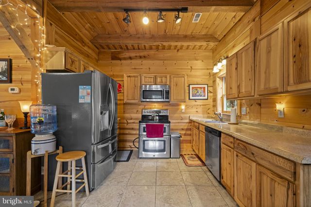 295 CREEKVIEW LN, Berkeley Springs, WV 25411