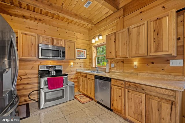 295 CREEKVIEW LN, Berkeley Springs, WV 25411