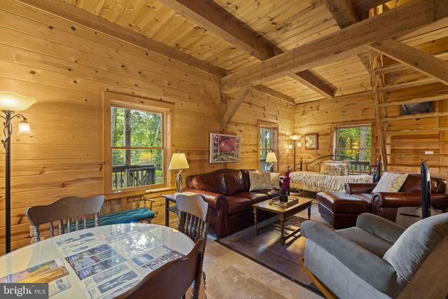 295 CREEKVIEW LN, Berkeley Springs, WV 25411