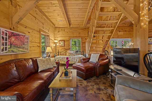 295 CREEKVIEW LN, Berkeley Springs, WV 25411
